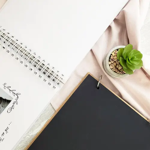 25 strán jplných spomienok