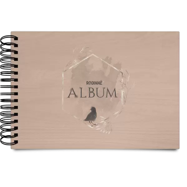 Drevený album s krúžkovou väzbou Vtáčik v zlatom šesťuholníku