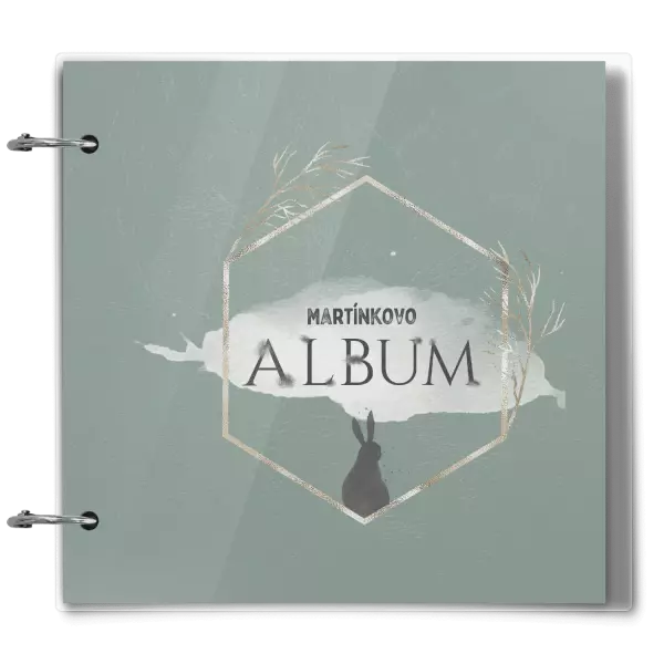 Plexi album se sponami Zajíc ve zlatém šestiúhelníku se jménem