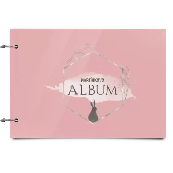 Plexi album se sponami Zajíc ve zlatém šestiúhelníku se jménem