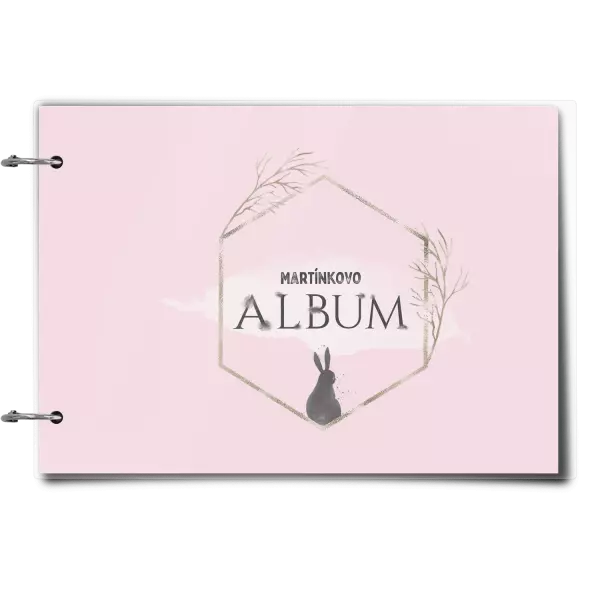 Plexi album se sponami Zajíc ve zlatém šestiúhelníku se jménem