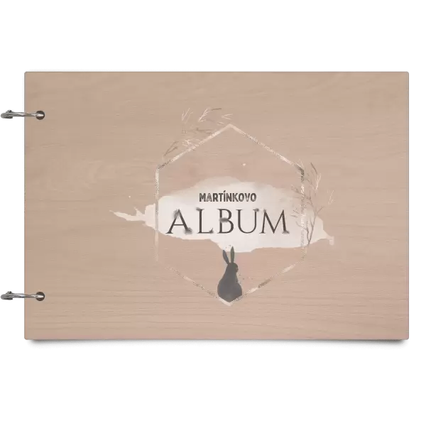 Dřevěné album se sponami Zajíc ve zlatém šestiúhelníku se jménem