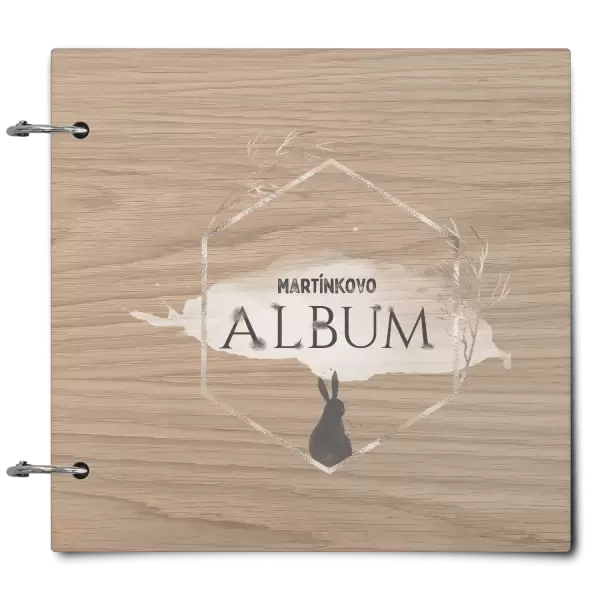 Dřevěné album se sponami Zajíc ve zlatém šestiúhelníku se jménem