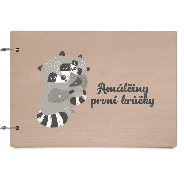 Dřevěné album se sponami První krůčky se jménem - mývalové