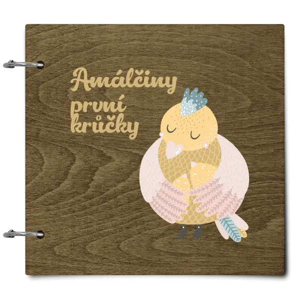 Dřevěné album se sponami První krůčky se jménem - kuřátka