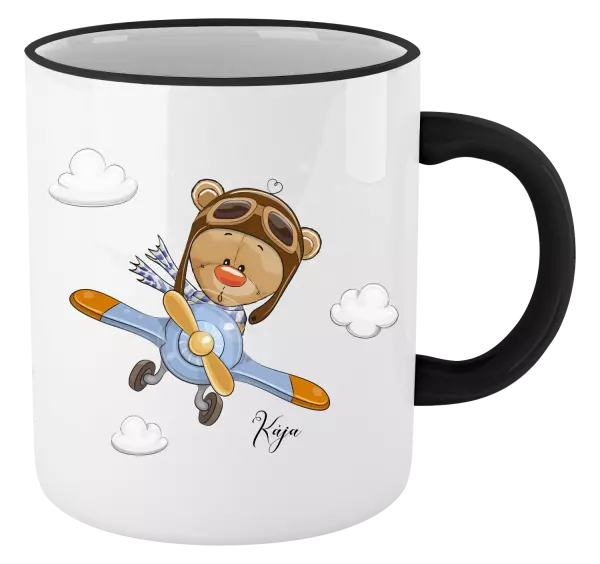 Hrnek Medvídek v letadle