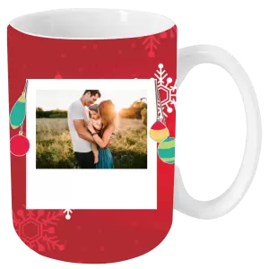 Vianočný hrnček Snehové vločky na červenom pozadí