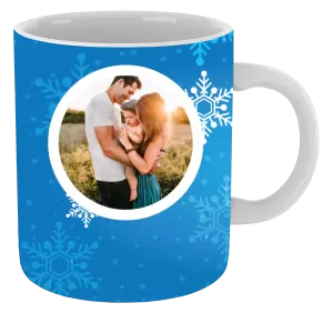 Vianočný hrnček Snehové vločky na modrom pozadí