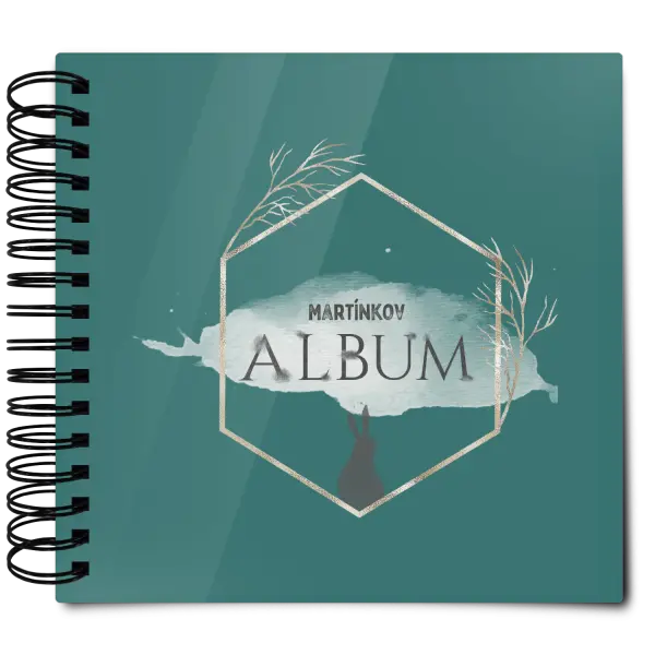 Plexi album s krúžkovou väzbou Zajac v zlatom šesťuholníku s menom