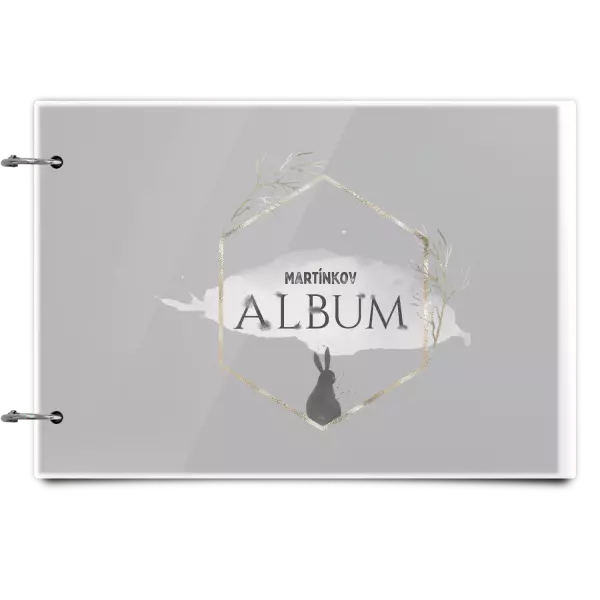 Plexi album sa sponami Zajac v zlatom šesťuholníku s menom