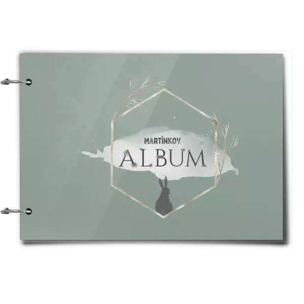 Plexi album sa sponami Zajac v zlatom šesťuholníku s menom