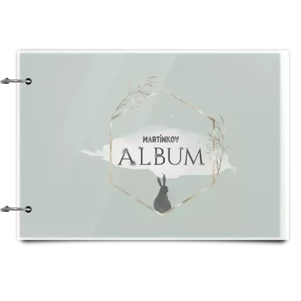 Plexi album sa sponami Zajac v zlatom šesťuholníku s menom