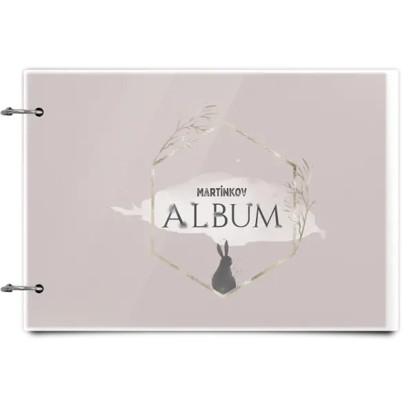 Plexi album sa sponami Zajac v zlatom šesťuholníku s menom