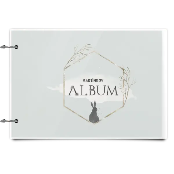 Plexi album sa sponami Zajac v zlatom šesťuholníku s menom