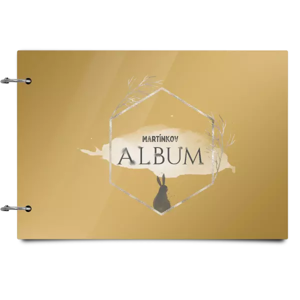 Plexi album sa sponami Zajac v zlatom šesťuholníku s menom