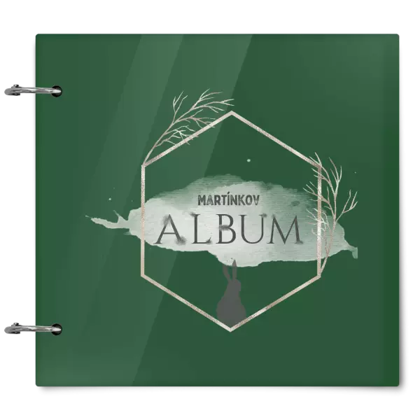 Plexi album sa sponami Zajac v zlatom šesťuholníku s menom