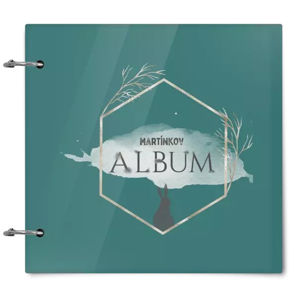 Plexi album sa sponami Zajac v zlatom šesťuholníku s menom