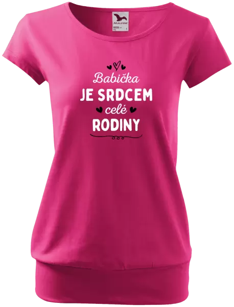 Dámské tričko Babička je srdcem celé rodiny