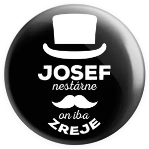 Placka Meno nestárne, on iba zreje