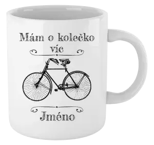 Hrnek Mám o kolečko víc se jménem