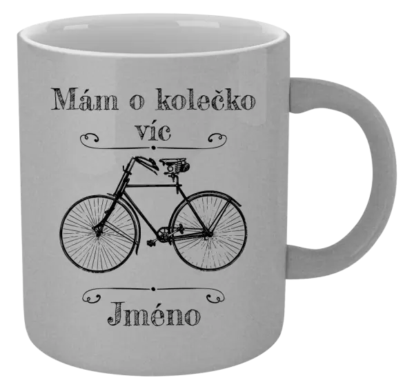 Metalický hrnek Mám o kolečko víc se jménem