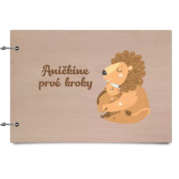 Drevený album so sponami Prvé kroky s menom - levíča