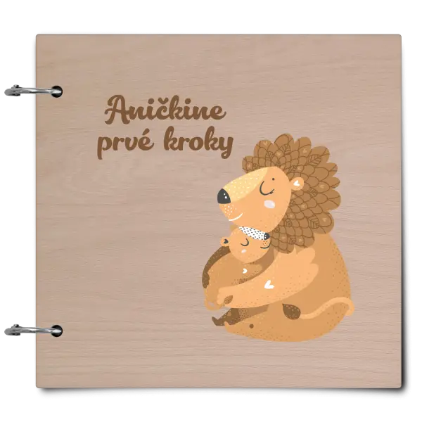 Drevený album so sponami Prvé kroky s menom - levíča