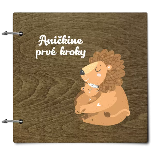 Drevený album so sponami Prvé kroky s menom - levíča