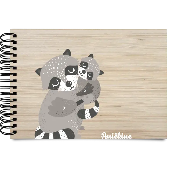 Drevený album s krúžkovou väzbou Prvé kroky s menom - medvedík čistotný