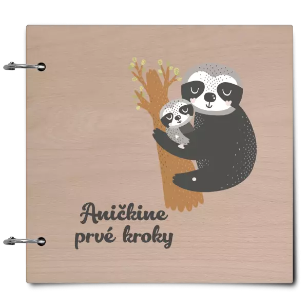 Drevený album so sponami První krůčky se jménem - lenochodi - kopie