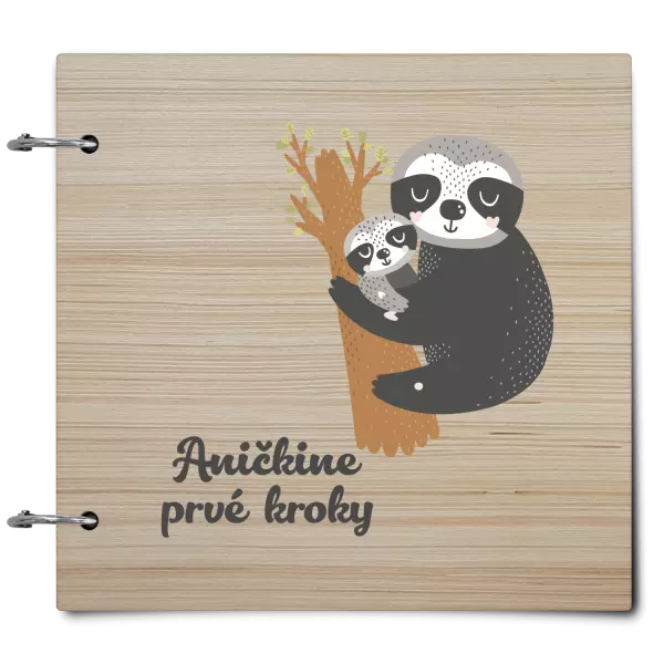 Drevený album so sponami První krůčky se jménem - lenochodi - kopie