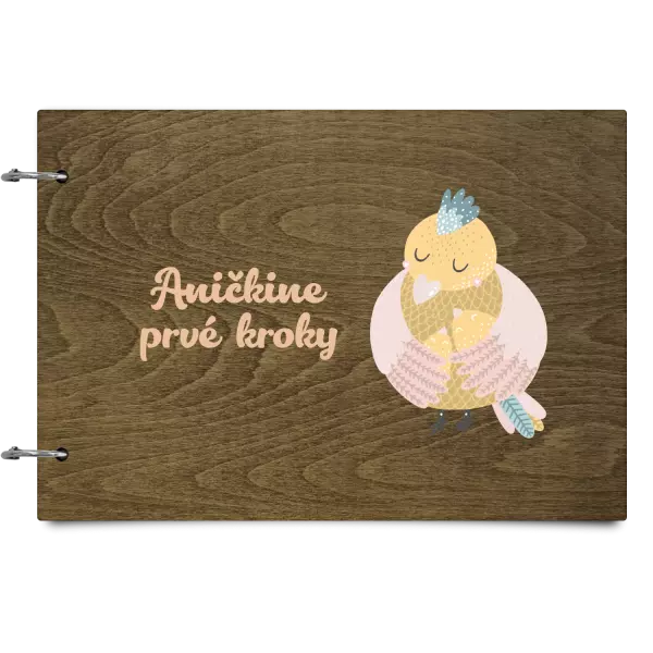 Drevený album so sponami První krůčky se jménem - kuřátka - kopie