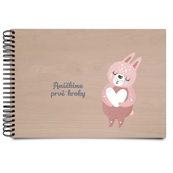 Drevený album s krúžkovou väzbou Prvé kroky s menom - zajačik